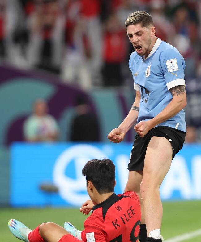 Fede Valverde celebrando su acción antet Kangin Lee